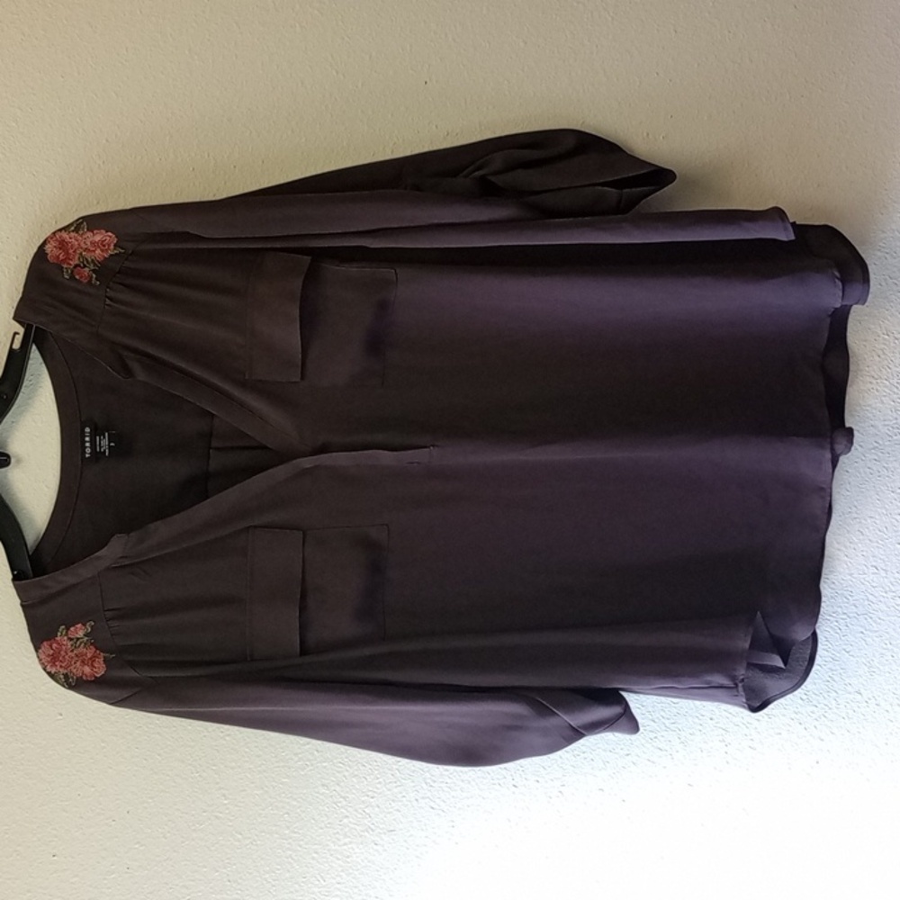 Torrid Embroidery Henley Career Blouse Grey Floral Size 3